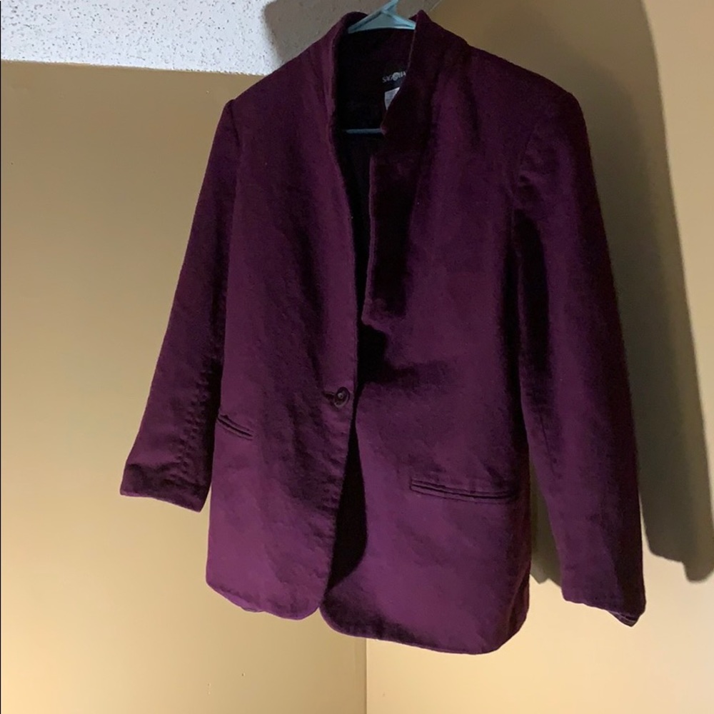 Sag Harbor woman’s wool blazer.